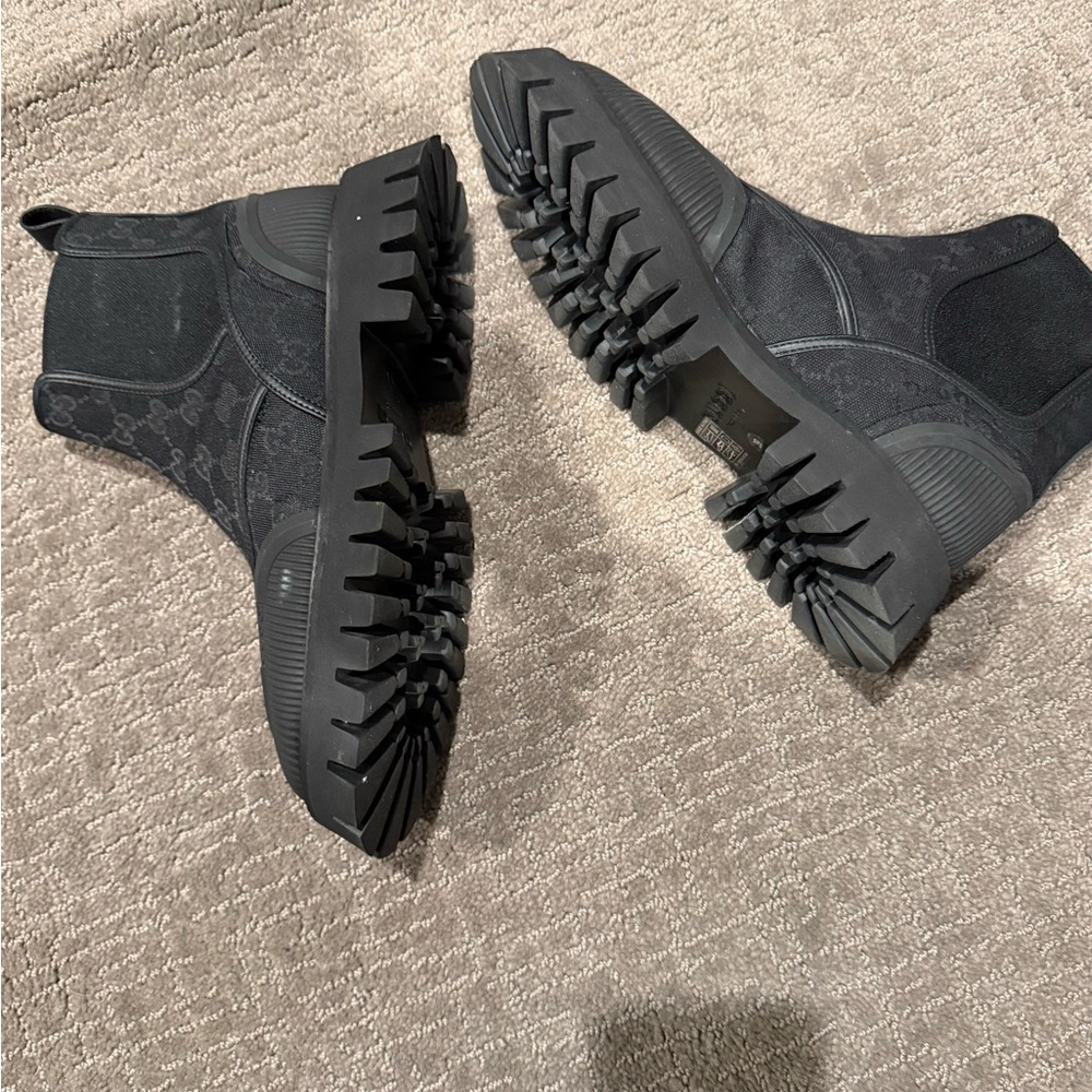 Gucci Women’s GG Black Knit Chelsea Boots